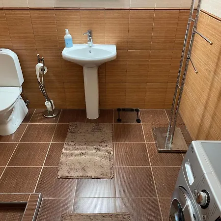 Rueuetli Center アパート